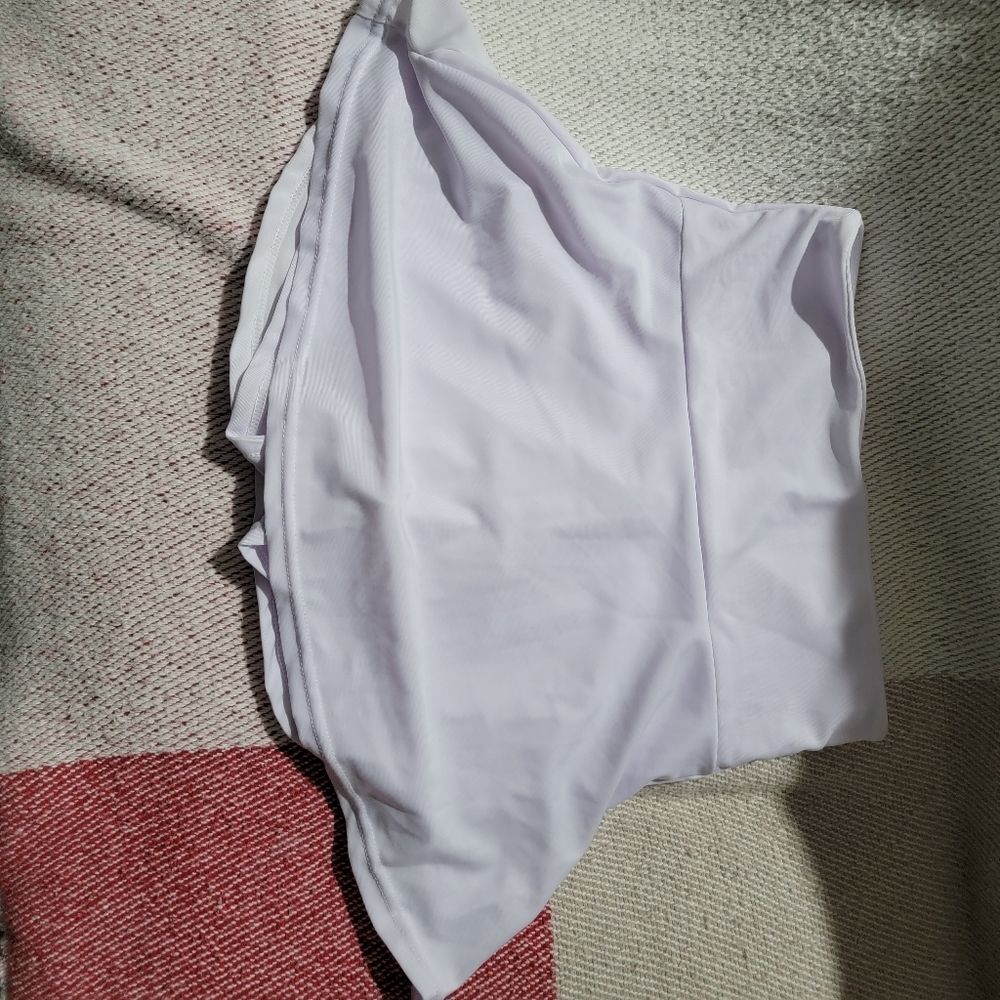 White skort size small